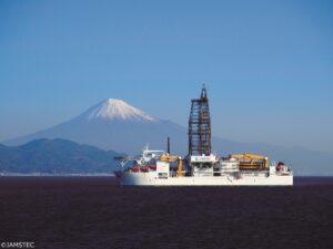 Chikyu with Mt Fuji in the background.